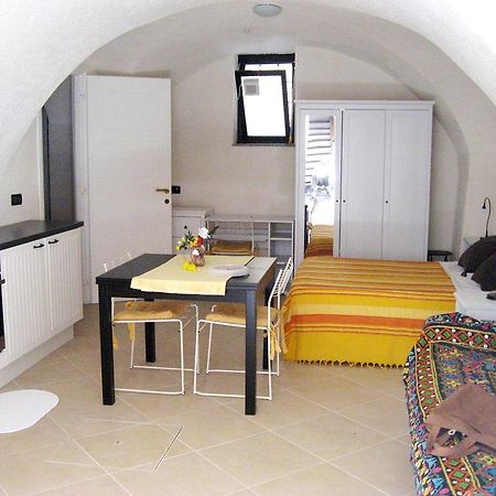 ريفا ليجوري Nino Bixio Apartment المظهر الخارجي الصورة